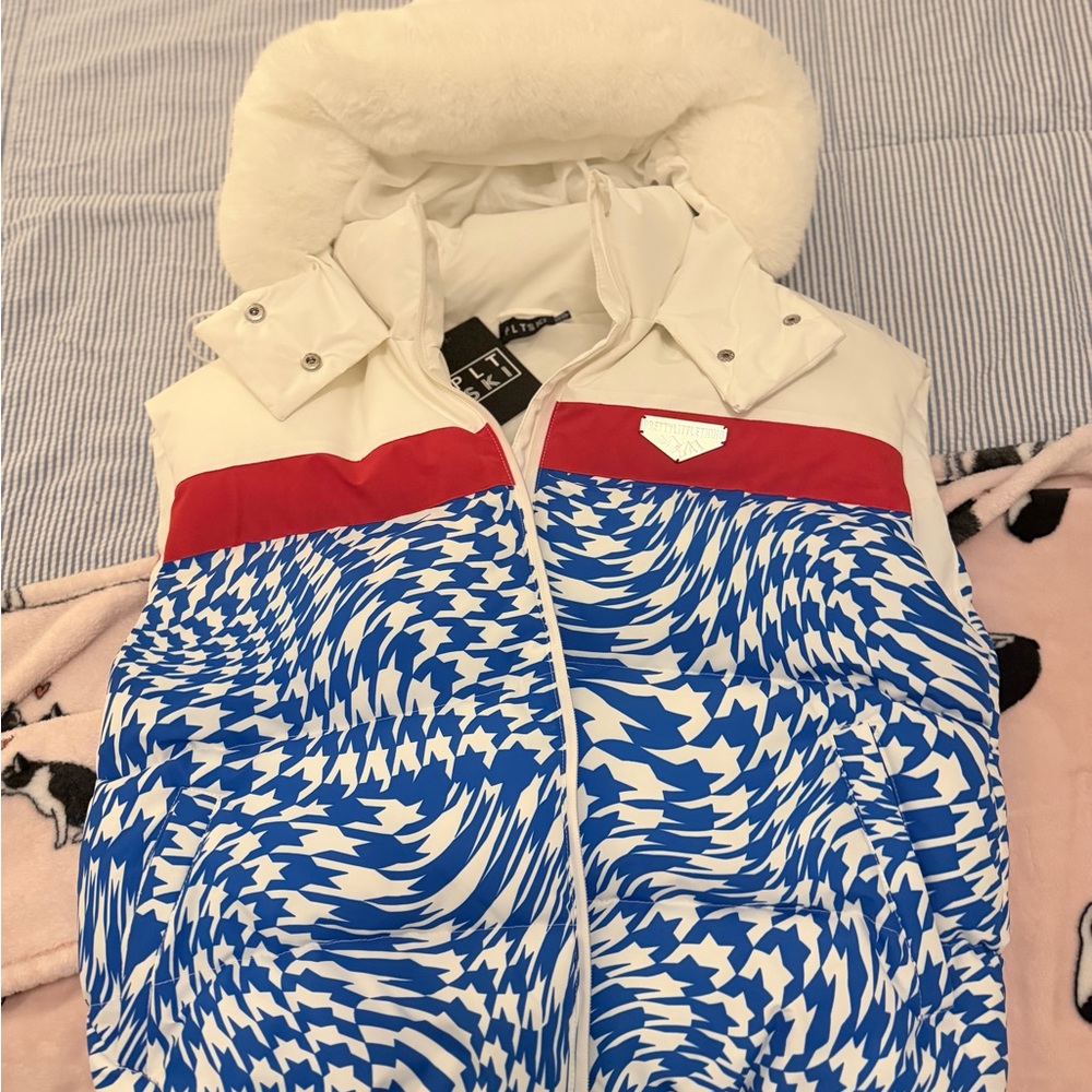 PrettyLittleThing Blue White and Red Ski Puffer Jacket
